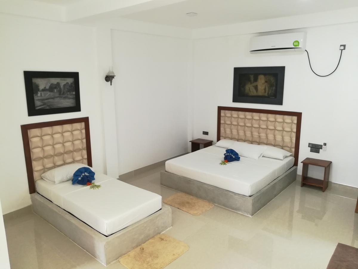 Margosa Lake Resort Анурадхапура Екстериор снимка
